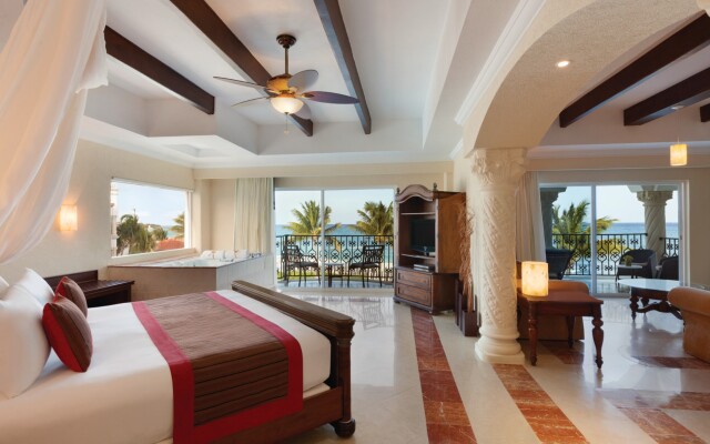 Hyatt Vivid Playa Del Carmen Hotel
