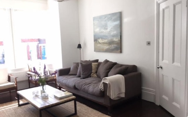 3 Bedroom Family Home In Brighton Sleeps 6