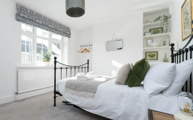 Host Stay Centurion House