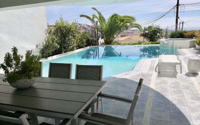 Elaia Luxury Residences