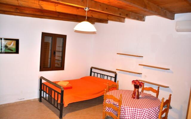 Luxury Apartment in Eleftherna Roof