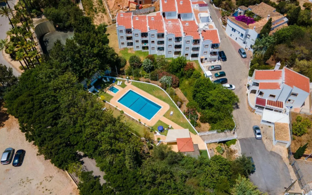 Charming Beachside Apartment w/ Pool by LovelyStay