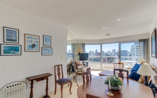 Comodo apartamento c/ piscina interior y exterior