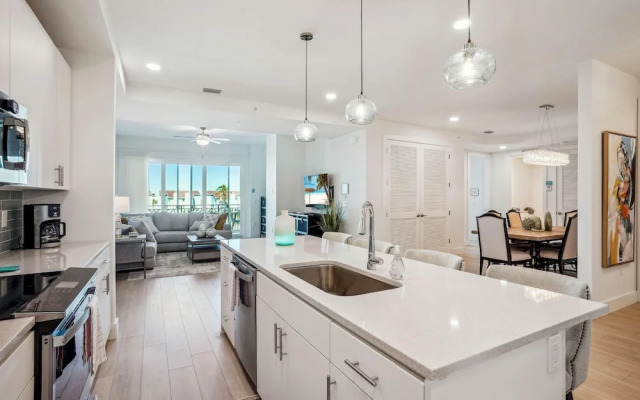 The Harbor Condo 305 - Premier