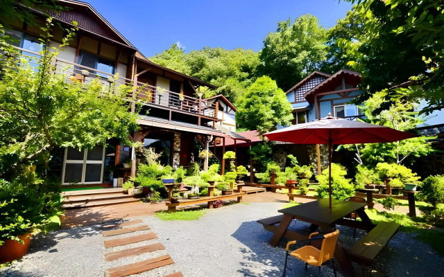 Shiyai Taoyuan B & B