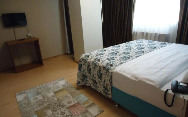 Golden Lounge Hotel