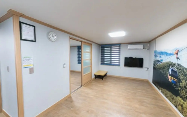 Tongyeong Se-an Residence Pension