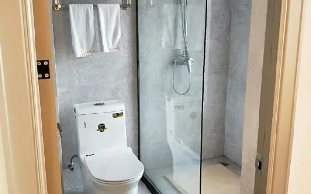 金太阳精品酒店(莲塘二中柏岗地铁站店)