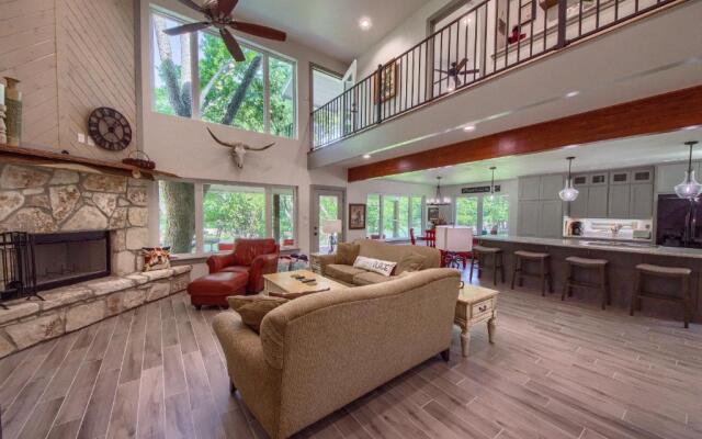 Down River Haus Ld 727 Home