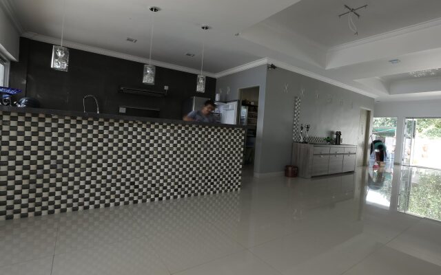 Silver Fern Beach Retreat