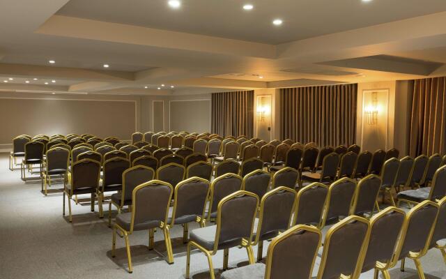 Doubletree By Hilton Hotel Izmir Airport