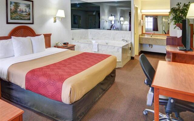 Super 8 by Wyndham Decatur Texas