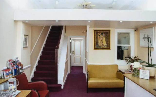 Lord Kensington Hotel