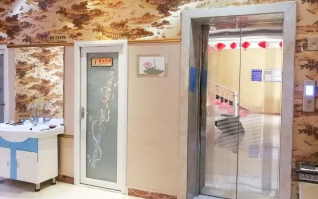 Zero Holiday Business Hotel Lijiang