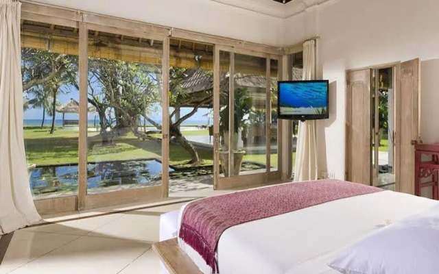Villa Atas Ombak