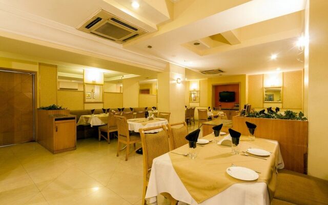 FabHotel Gandharva Shivajinagar