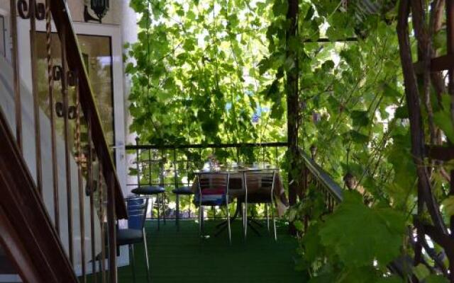 Guest House Primorskaia 7