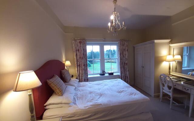 Lovelady Shield Hotel