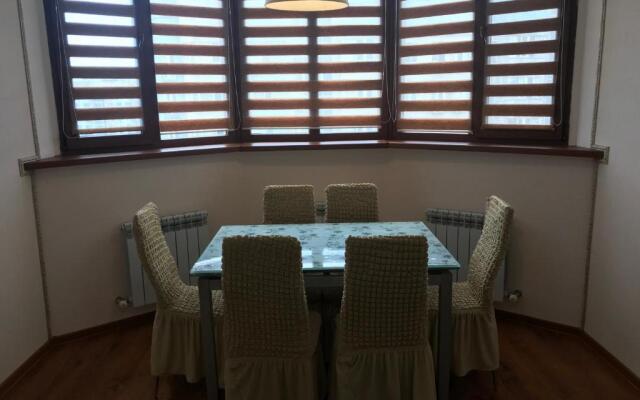 1 komnatnaja kvartira na Zharbosynova 71