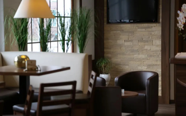 Ummen Hotel&Restaurant