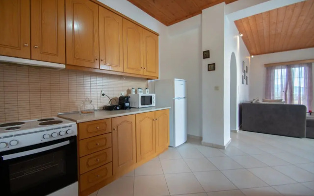 Family Private Homes with Sea View