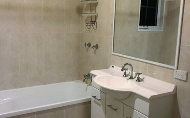 Kookaburra Cottage at Hat Head – Bathroom – Hat Head