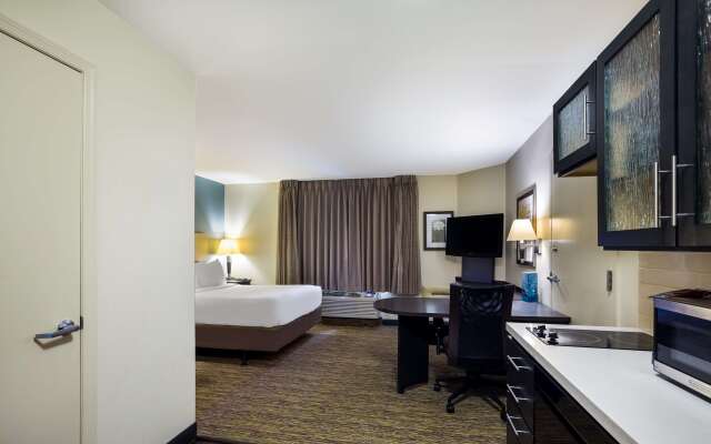 Sonesta Simply Suites  St Louis Earth City