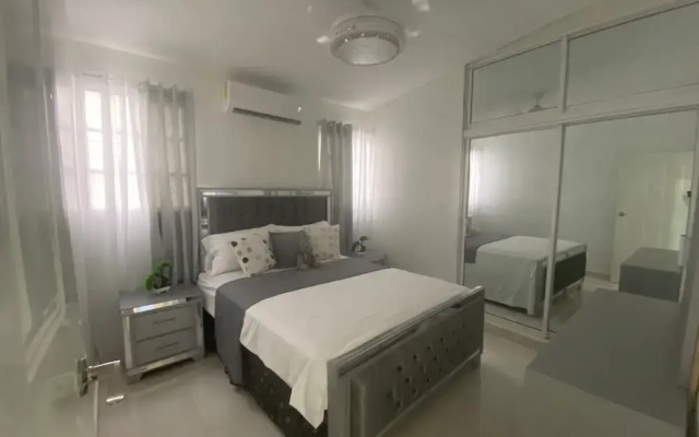 7DR Apt in Prime Location Near Monumental Area