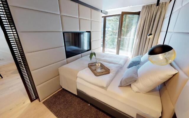 White Pearl Apartment 2.05