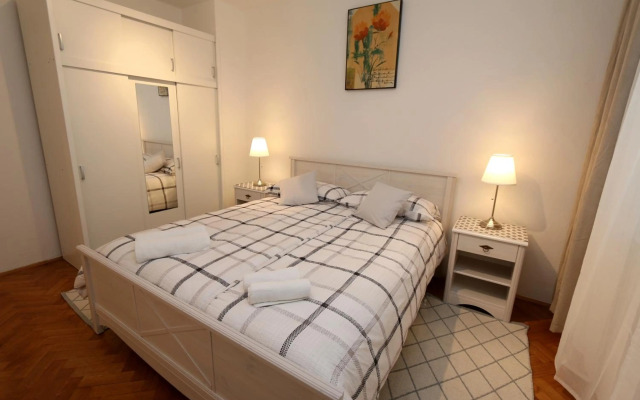 Apartment Mira Lapad