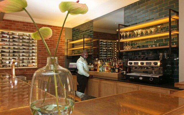 Hollow on the Square City Hotel