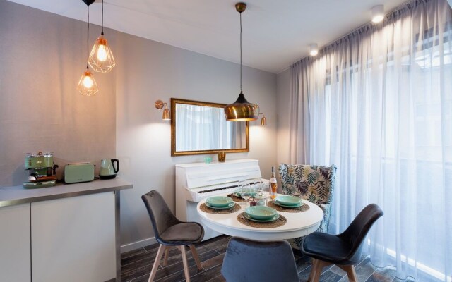 City of The Kings Piano Apartment