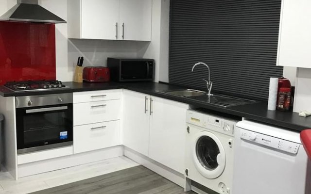 Inviting 2-bed Fully Furnished House-high Wycombe