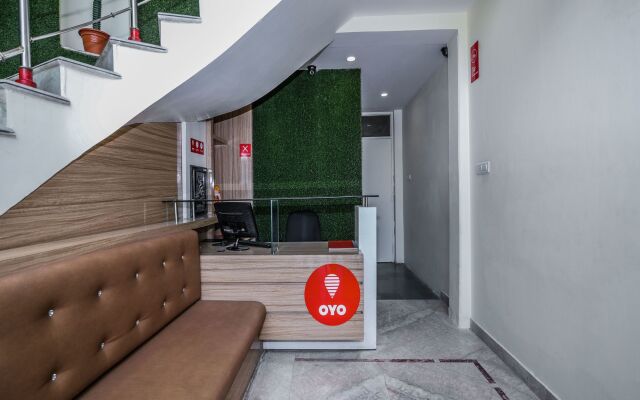 OYO 14892 Hotel Tourista