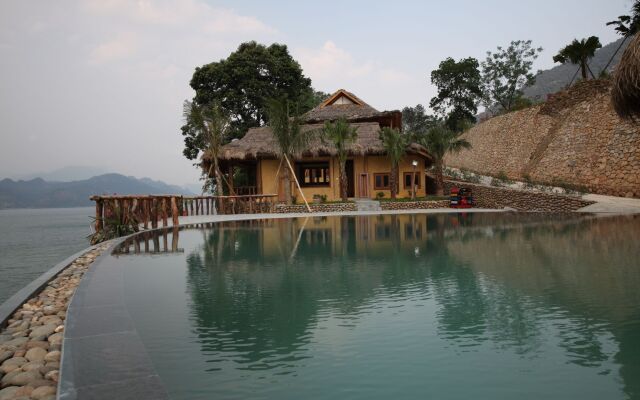 Mai Chau Hideaway Lake Resort