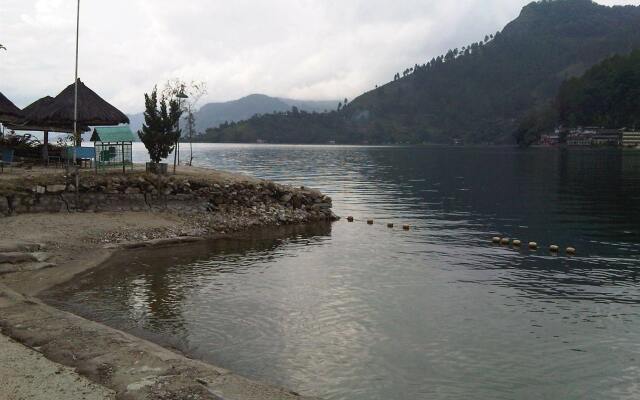 Pandu Lakeside Hotel Parapat - Toba Lake