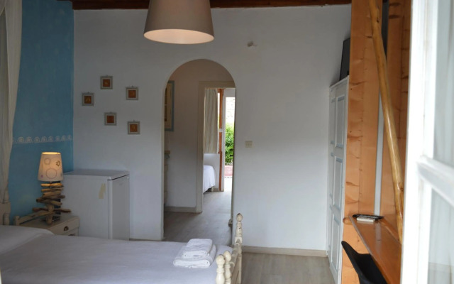 Sea Side Studios & Houses