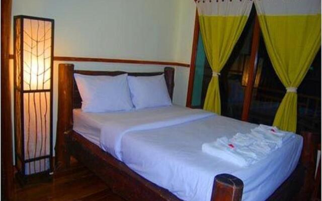 Phuttachot Resort Phi Phi
