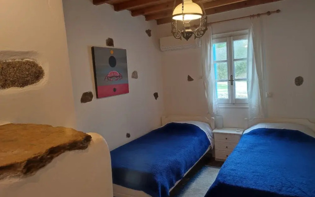 Ornos Beachside 2 Bd Stylish House