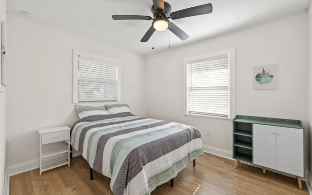 Sunny Palmetto Oasis: 4br Home With Private Pool 4 Bedroom Home by RedAwning