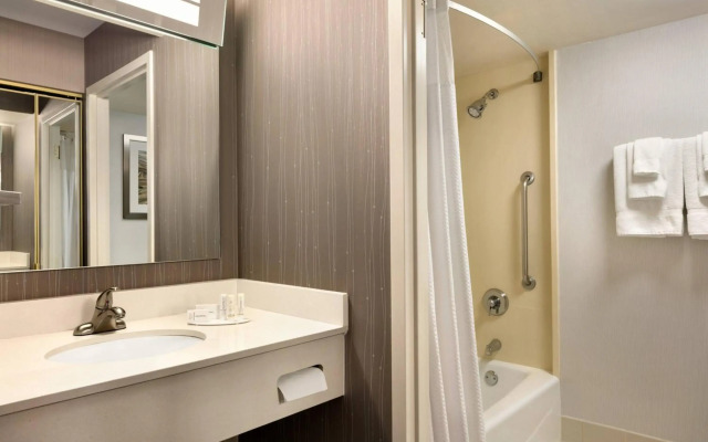 Courtyard by Marriott Tysons McLean