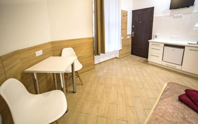 Mini Economy apartments - Chornovola Avenue - 2 minutes to the Opera House