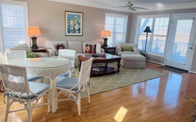 Victoria - 3 Br Home