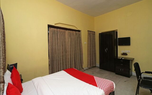 OYO 16356 Studio Lake View