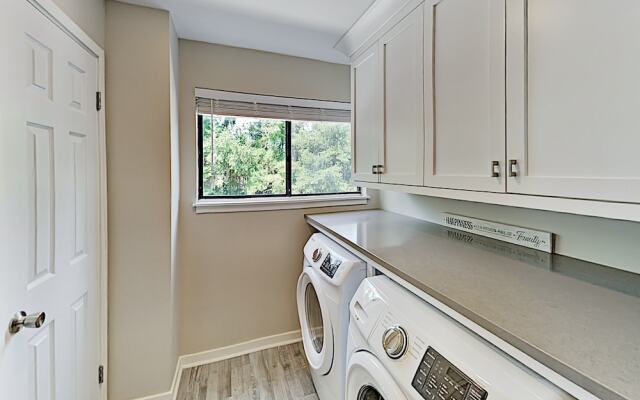 114sprin 2 Bedroom Condo