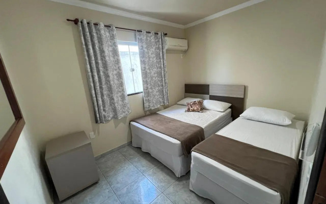 Aprecie Mariscal Nesta Hospedagem a 150 M do Mar - V4