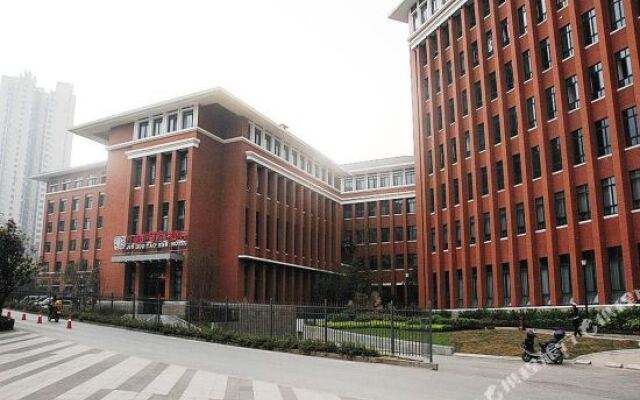 Jin Guo Tao Ran Hotel