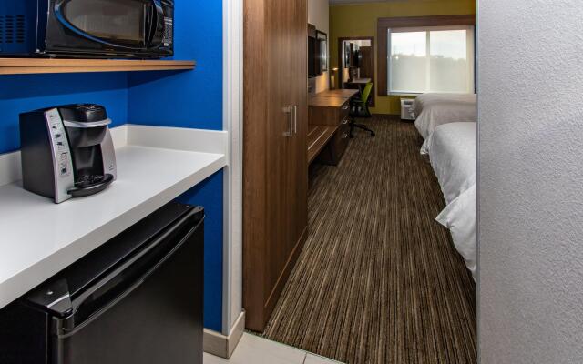 Holiday Inn Express Hotel & Suites Roseville-Galleria Area by IHG
