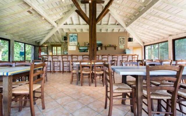 Domaine du Lac dHarrieta