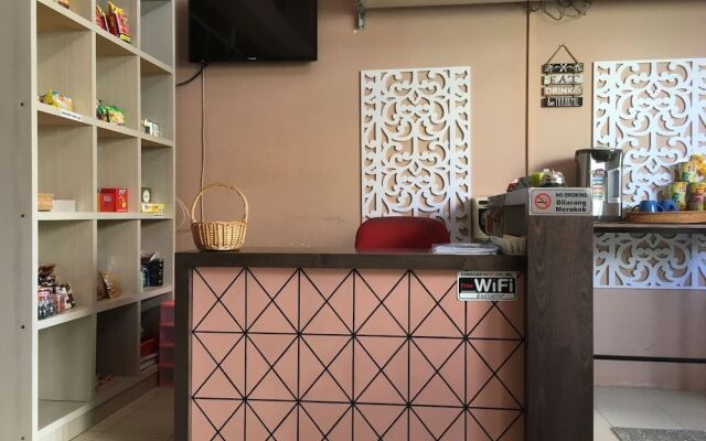 SPOT ON 89796 D'noor Budget Inn